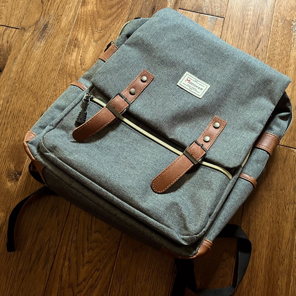 Modoker 15'' Laptop Backpack with USB Charging Port